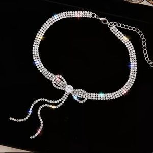 🌟 Silver Rhinestone Bow Choker Necklace